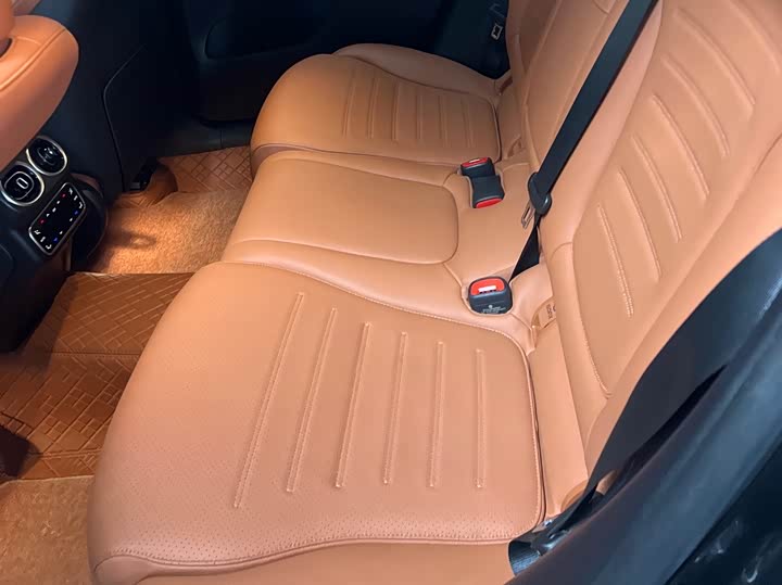 Фото 10 - Mercedes-Benz GLC-Class