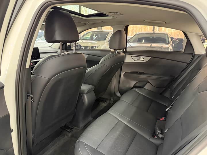 Фото 13 - Kia K3