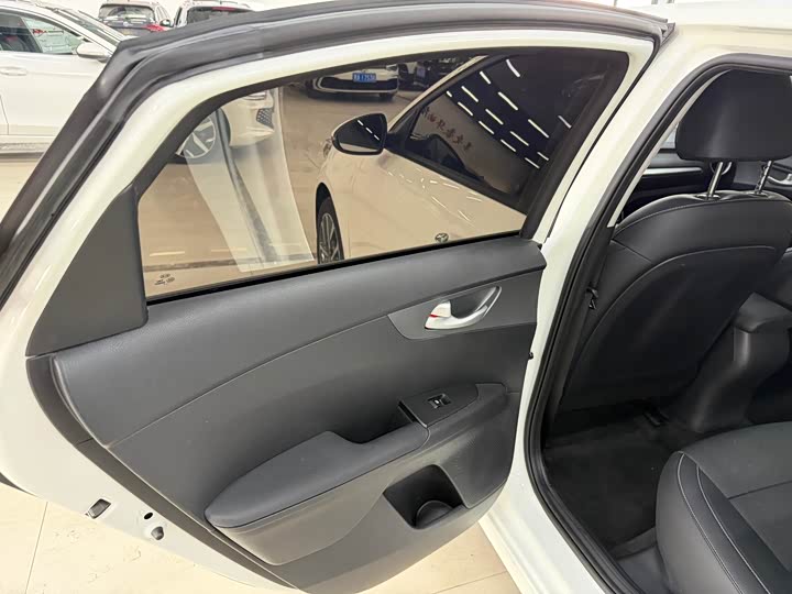 Фото 14 - Kia K3