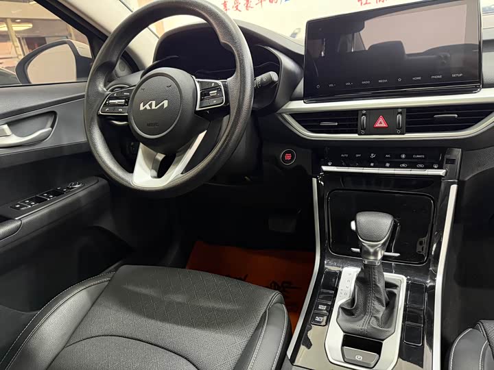 Фото 17 - Kia K3