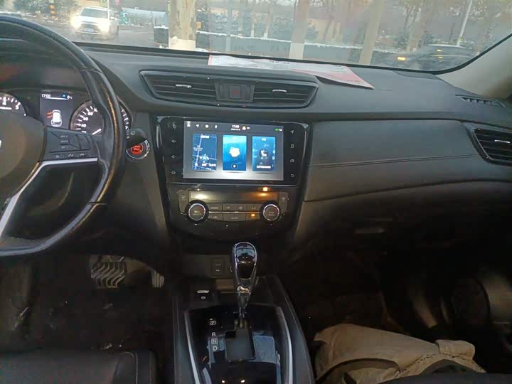 Фото 13 - Nissan X-Trail