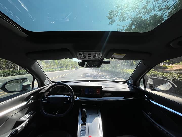 Фото 8 - Roewe RX5 Max