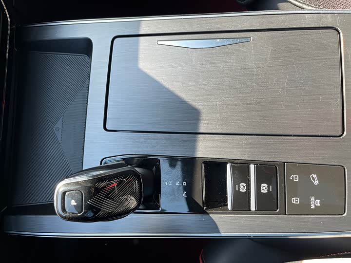 Фото 9 - Roewe RX5 Max