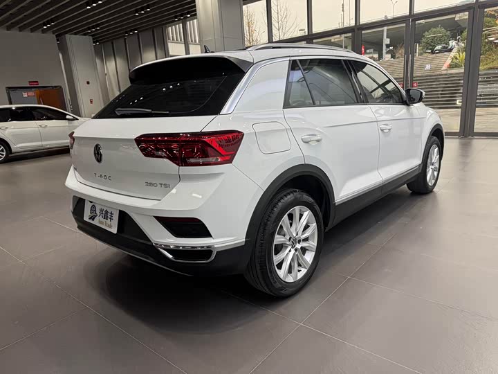 Фото 14 - Volkswagen T-Roc