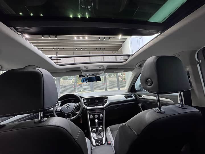 Фото 8 - Volkswagen T-Roc