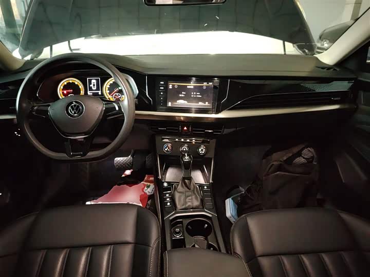 Фото 10 - Volkswagen Passat