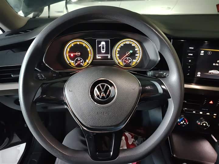 Фото 11 - Volkswagen Passat