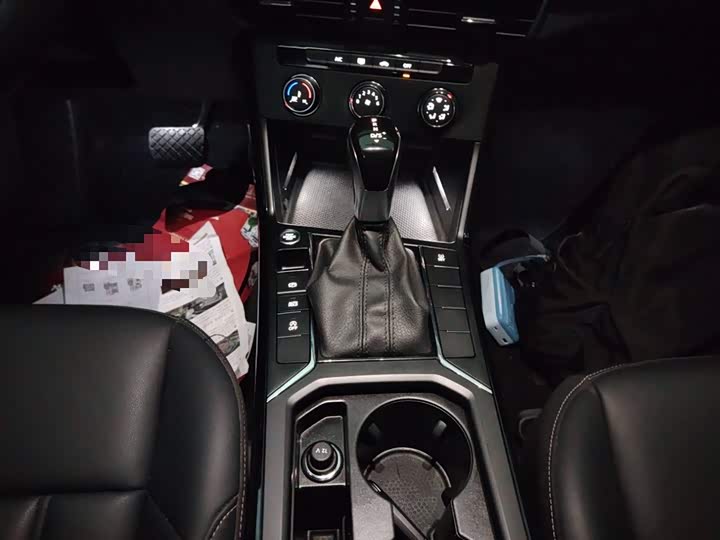 Фото 14 - Volkswagen Passat