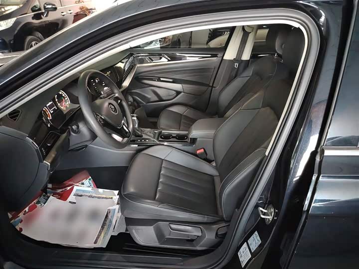 Фото 15 - Volkswagen Passat