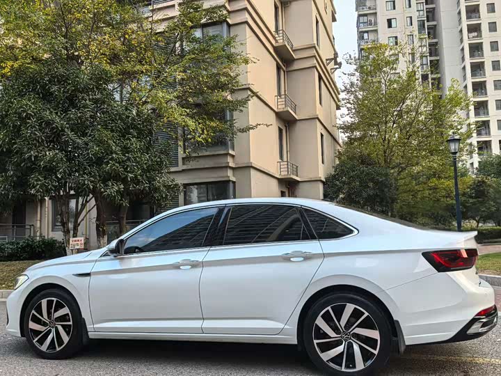 Фото 9 - Volkswagen Sagitar L