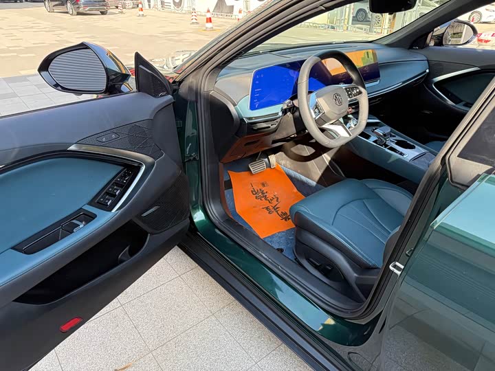 Фото 8 - MG Motor 7