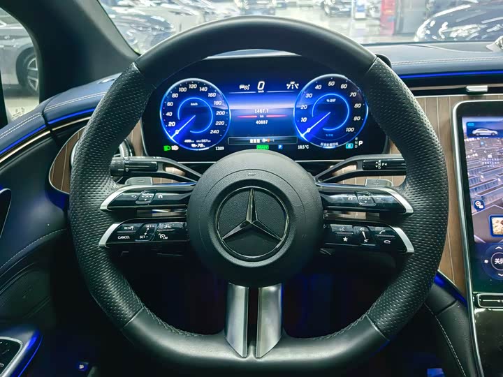 Фото 13 - Mercedes-Benz EQE