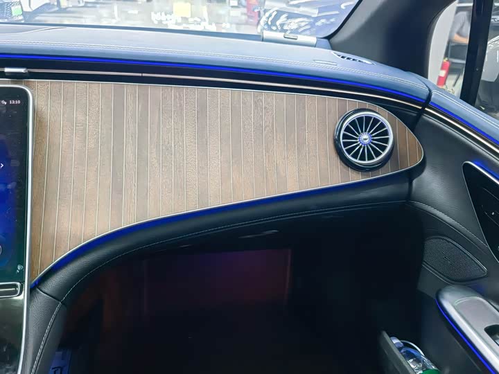 Фото 15 - Mercedes-Benz EQE