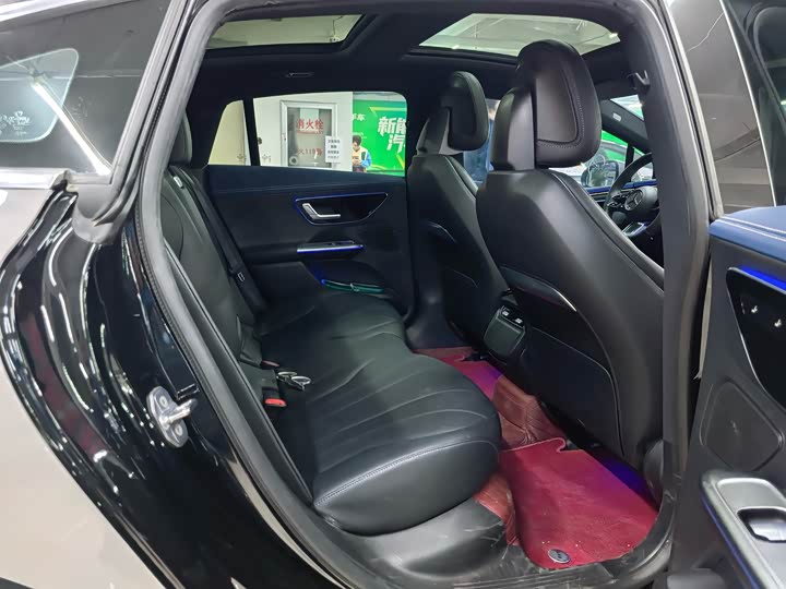 Фото 17 - Mercedes-Benz EQE