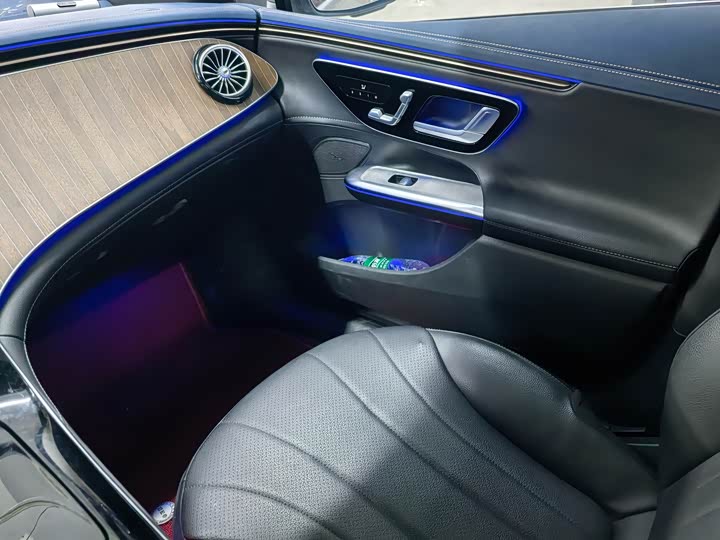 Фото 18 - Mercedes-Benz EQE