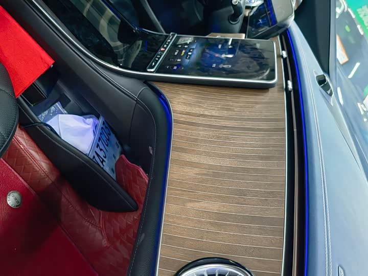 Фото 22 - Mercedes-Benz EQE