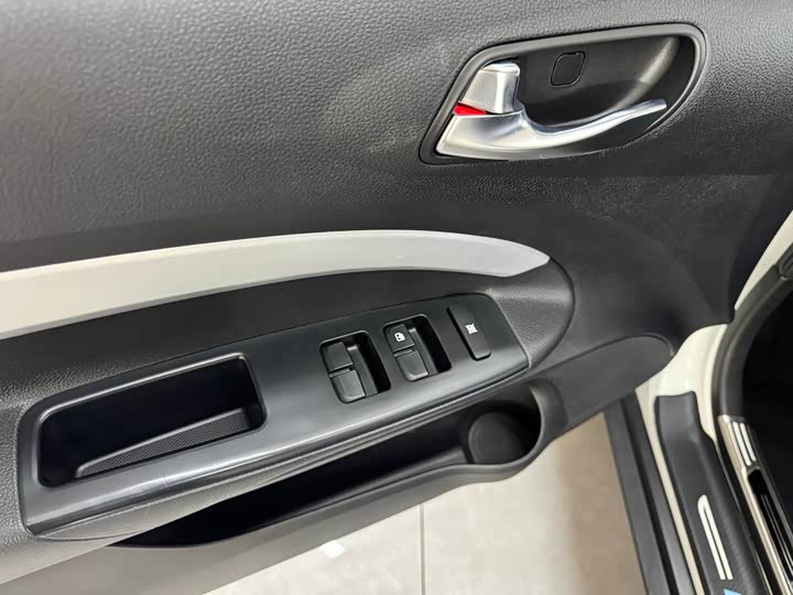 Фото 7 - Kia KX1