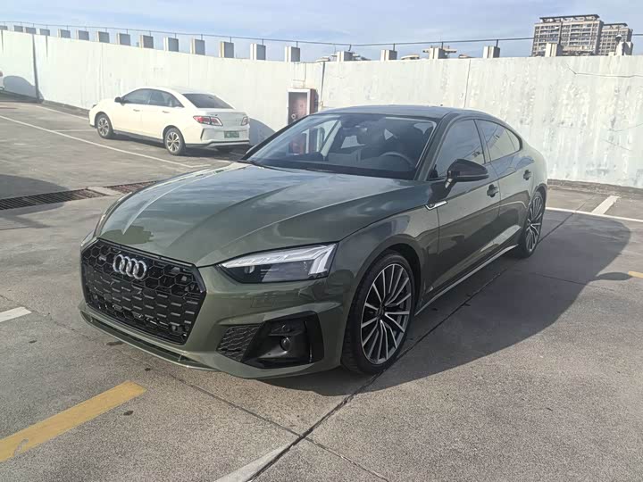 Фото 1 - Audi A5