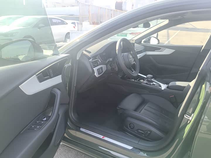 Фото 7 - Audi A5