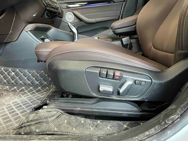 Фото 12 - BMW X1