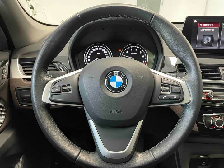 Фото 13 - BMW X1