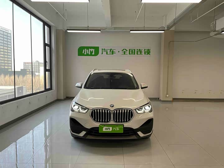Фото 2 - BMW X1