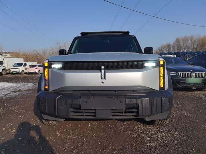 Фото 3 - Chery iCar 03