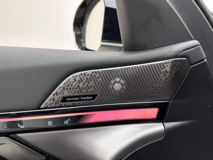 Фото 15 - BMW 5 Series