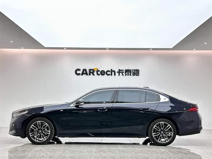 Фото 2 - BMW 5 Series