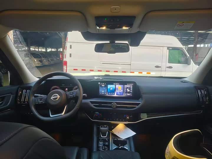 Фото 4 - Nissan Pathfinder