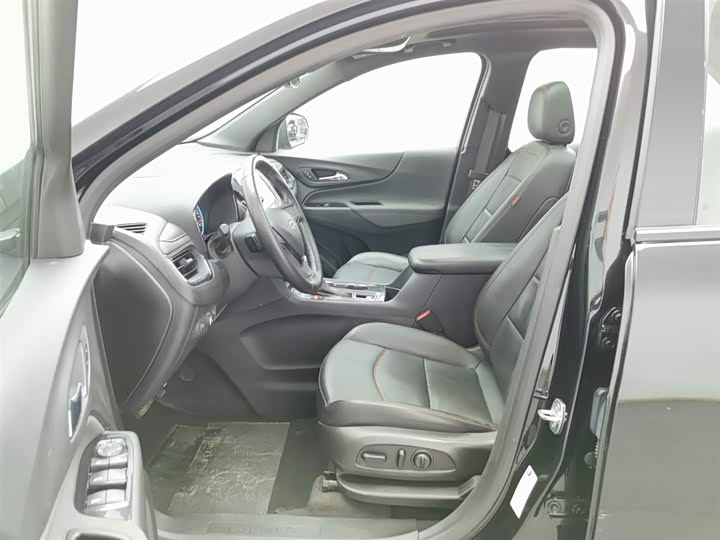 Фото 10 - Chevrolet Equinox