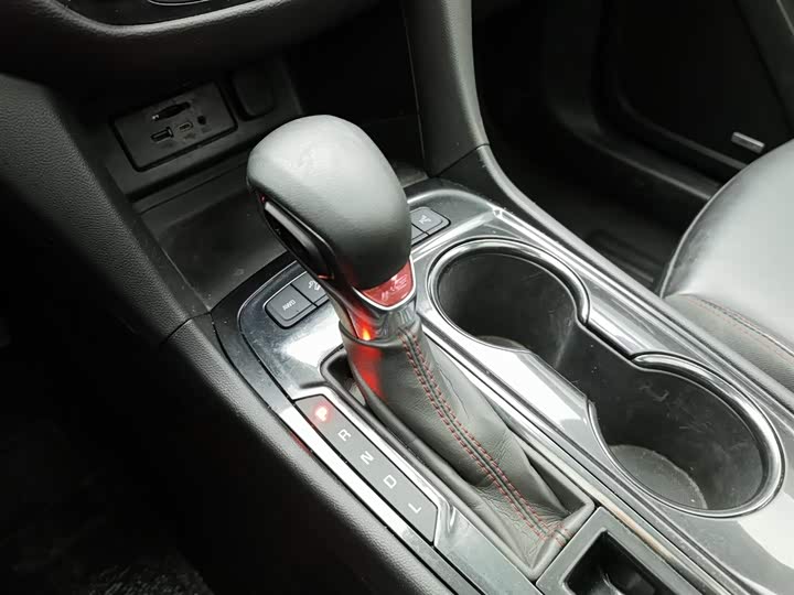 Фото 13 - Chevrolet Equinox