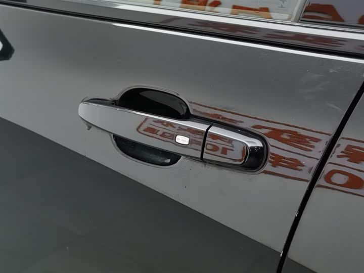 Фото 18 - Chevrolet Equinox