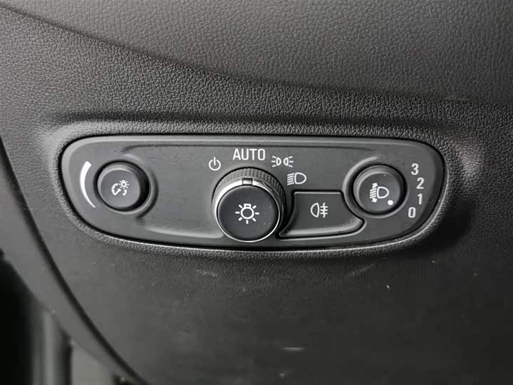 Фото 21 - Chevrolet Equinox