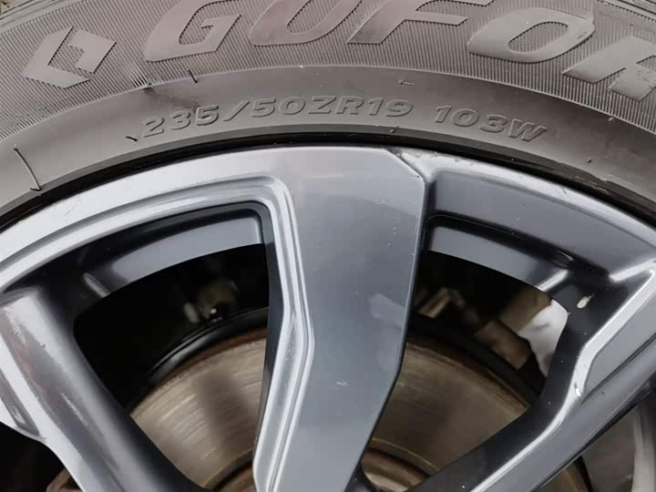 Фото 24 - Chevrolet Equinox