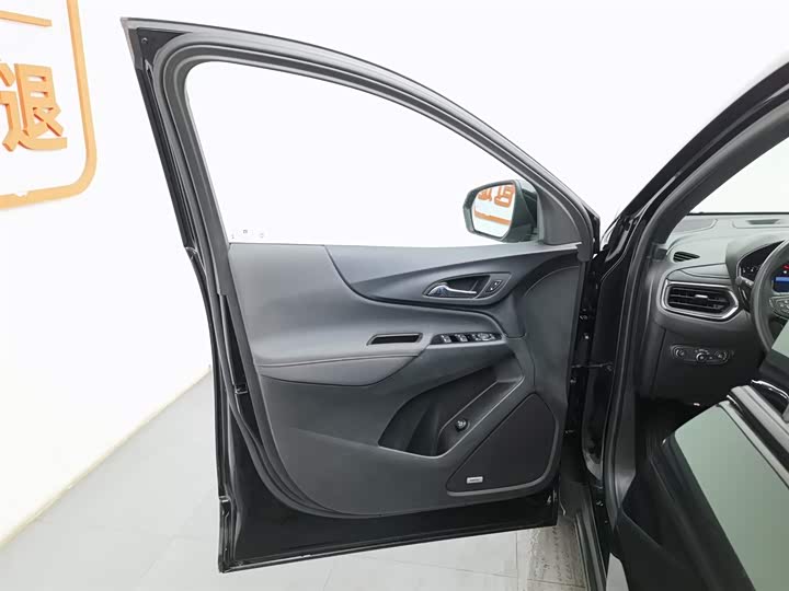 Фото 8 - Chevrolet Equinox