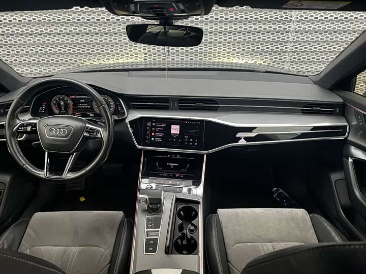 Фото 12 - Audi A6L