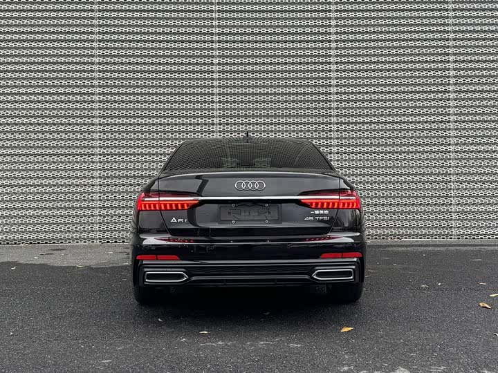 Фото 6 - Audi A6L