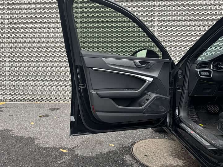 Фото 9 - Audi A6L