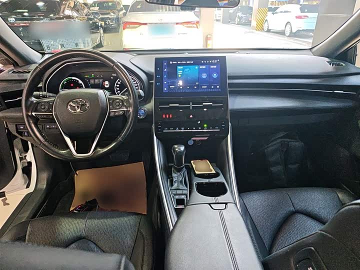 Фото 10 - Toyota Avalon