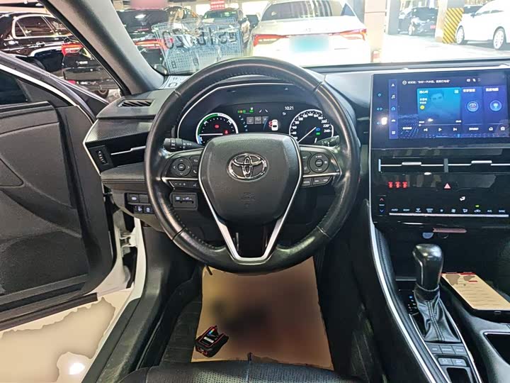 Фото 11 - Toyota Avalon