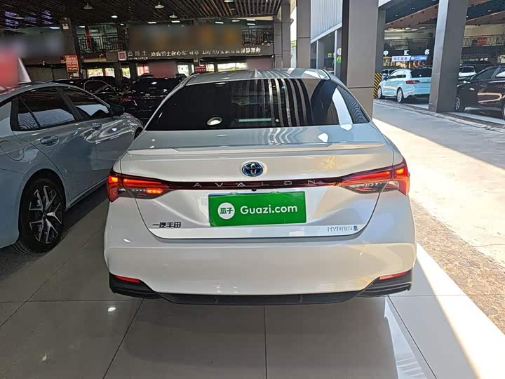 Фото 6 - Toyota Avalon