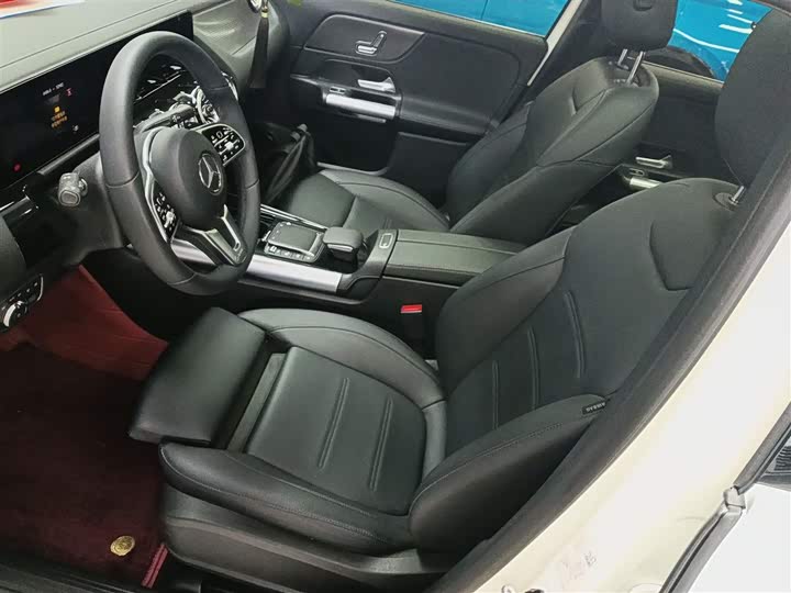 Фото 15 - Mercedes-Benz GLA-Class