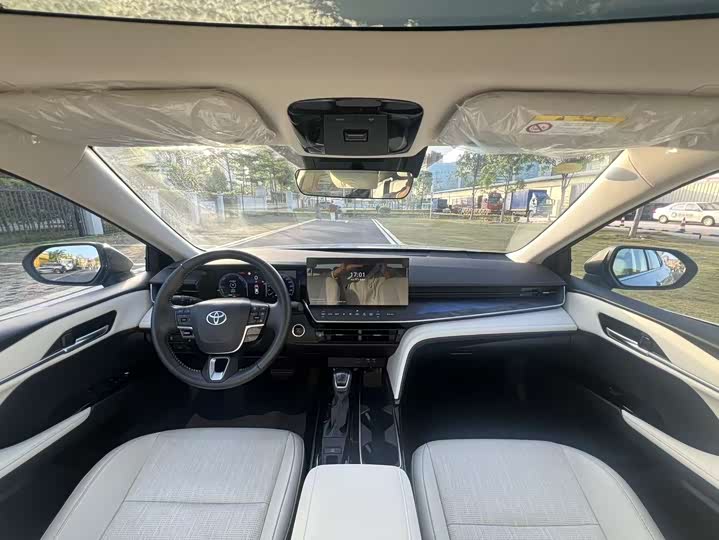 Фото 6 - Toyota Camry