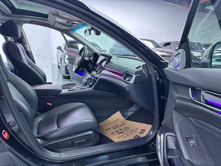 Фото 17 - Honda Accord