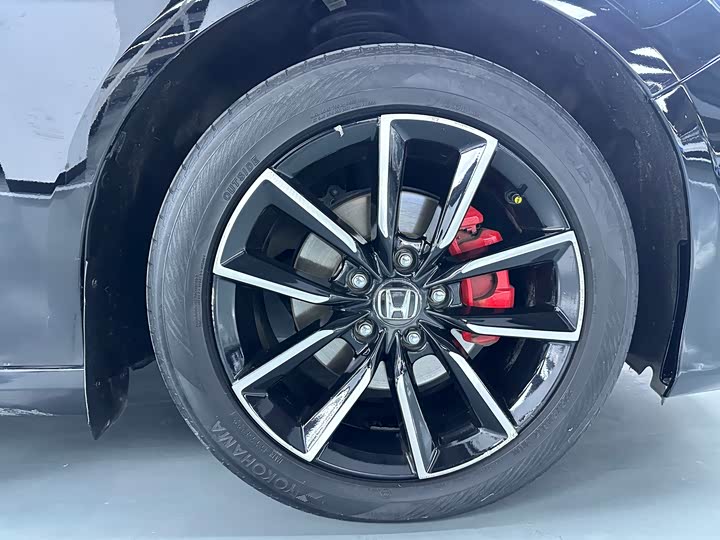 Фото 21 - Honda Accord