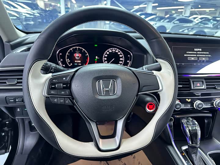 Фото 8 - Honda Accord