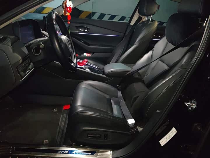 Фото 8 - Honda Accord