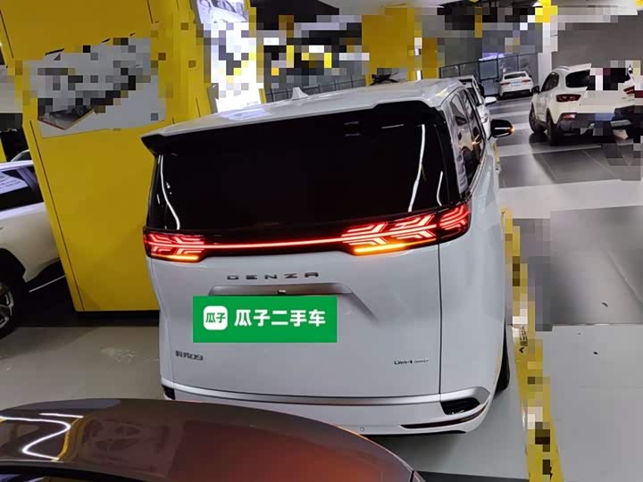 Фото 6 - Denza D9