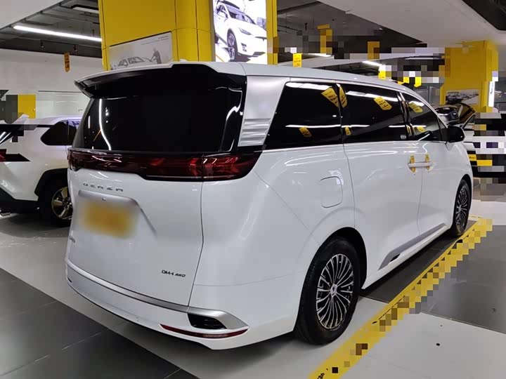 Фото 7 - Denza D9